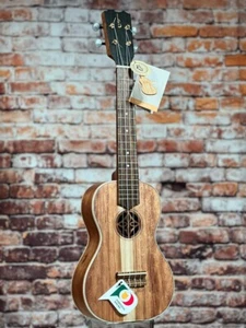 Apc Concert Ukulele, Model ROSACEA - Picture 1 of 6