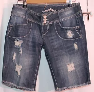 Almost Famous Size 11 Distressed Bermuda Low Rise Stretch Distressed Jean Shorts - Picture 1 of 4