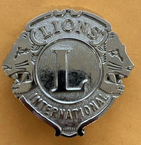 Insignia Automóvil Auto Car Club EE. UU. Leones Internacional Parrilla Radiador Insignia - Imagen 1 de 2