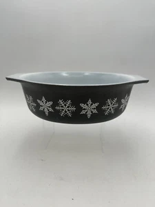 Vntg Pyrex Quart Casserole Dish Matte Black + White Snowflakes  043 Excellent! - Picture 1 of 21