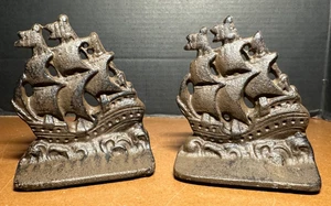 Pair of Cast Iron Sail Boat Book Ends Rustic Door Stops Pirate Ship lot of 2 - Picture 1 of 6