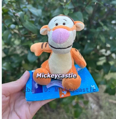 Authentic HK Disney Winnie The Pooh Tigger Shoulder Plush Magnetic 2025 - Image 1 of 3
