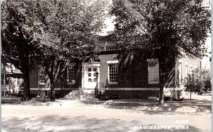 POST OFFICE Manchester, Iowa IA RPPC c1942 - Postcard - Picture 1 of 2