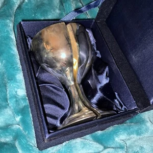 Toasten Hochzeit versilberte Herzen zwei Teile zu einem ganzen Liebeskelch in Box - Bild 1 von 12