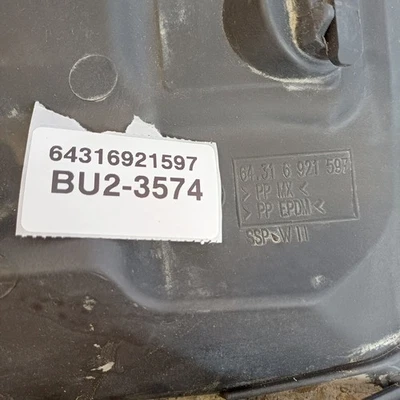 2004-2010 BMW E60 Center Duct 64316921597 - Image 1 of 4