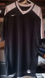 Nike Dri-Fit Black/Gray V-Neck Pullover Short Sleeve Shirt Men's Size 2XL - Picture 1 of 4