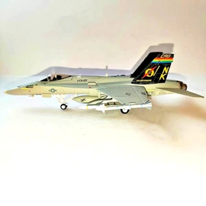Dragon Models 1:72 Warbirds 50355 F/A-18C Hornet VFA-25 Fist of the Fleet, 1990 - Imagen 1 de 11