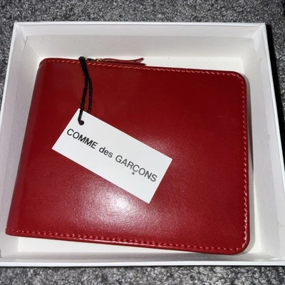 Portafoglio Comme des Garcons in pelle di vacchetta rossa - Immagine 1 di 4