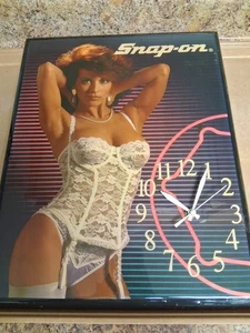 Orologio vintage a scatto pin up modello lingerie Ann-Margret. Orologi da sostituire - Foto 1 di 12