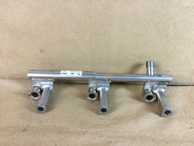 Riel de inyección de combustible para motor izquierdo Jaguar XF 2016 3,0 L 16-19 |:Y Foto 1 de 4