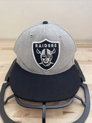 Las Vegas Raiders New Era 9Fifty Silver & Black Adjustable Snapback Hat Cap NFL - Image 1 of 4
