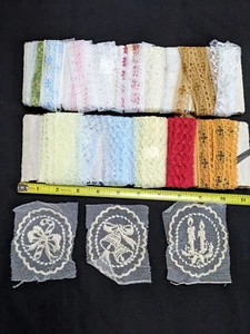Lote de encaje y adornos multicolores vintage - Imagen 1 de 5