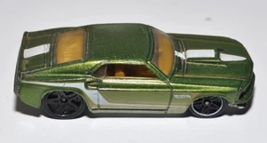 Hot Wheels '69 Ford Mustang verde X1848 serie HW Showroom Muscle Mania 2013 - Foto 1 di 5