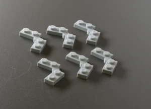 Piezas LEGO: 6x Hinge Plate, Light Bluish Gray (del modelo 10341) - Imagen 1 de 1