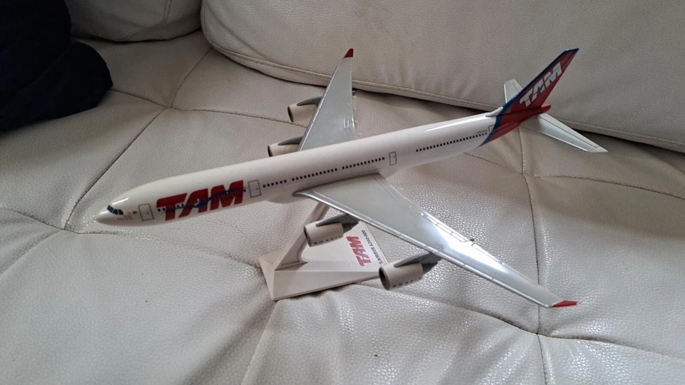 airmodel modellismo LINEE TAM AIRBUS A340-500 - Immagine 1 di 3