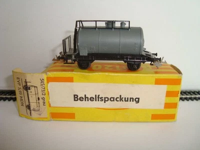 TT - Zeuke_2achs.  Kesselwagen grau mit Behelfspackung - Bild 1 von 2