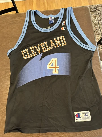 Champion Shawn Kemp Cleveland Cavaliers 90s Vintage Jersey Size 44 Cover