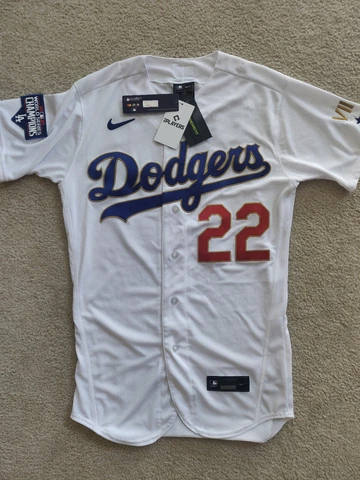 Clayton Kershaw Authentic LA Dodgers Gold Championship 2021 Jersey - Size 40 Cover