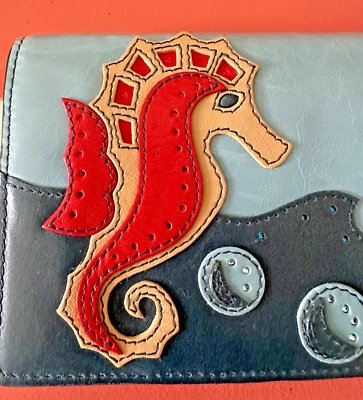 Isabella fiore Cartera Cuero Azul Caballito de Mar Nueva Nunca Usada Foto 1 de 4
