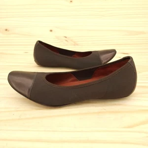 Donald Pliner Couture Women Ballet Flats Sz 7 Brown Cap Toe Slip On Shoes Office - Picture 1 of 10