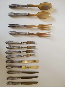 ANTICO SERVIZIO POSATE DA DOLCE spaiato IN ARGENTO 800 e celluloide - Foto 1 di 6