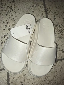 BILLABONG Women 7 Sandals Slides Flip Flops Platforms Foam Slip Ons CREAM - Picture 1 of 1