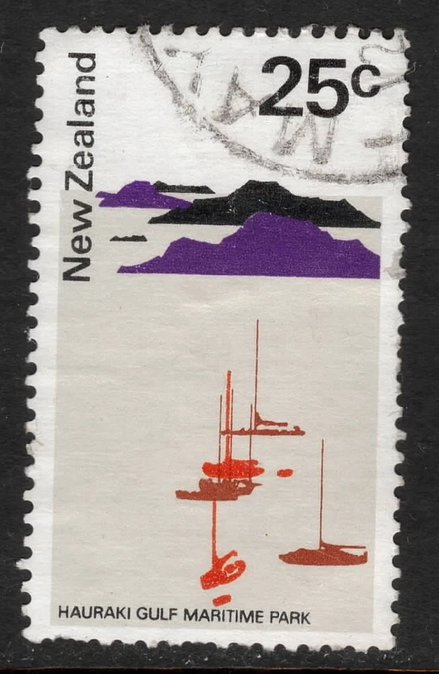 NEW ZEALAND 1970-71 DEFINITIVES PICTORIALS  25c "HAURAKI GULF" STAMP VFU - Image 1 of 1