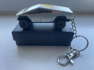 Tesla Cybertruck Keyring Keychain + Giftbox - Picture 1 of 4