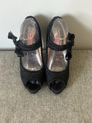 Betsy Johnson Women’s Black Lace Open Toe Stilettos Size 9 - Image 1 of 4