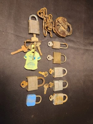 LOTE VINTAGE DE 9 cerraduras con llaves-Super/TSS/Best/Chicago/Aeus (sin llave)/Adlake (sin llave) Foto 1 de 4