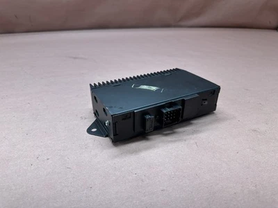 Amplificador de audio premium BMW E28 528e OEM #86215 Foto 1 de 4