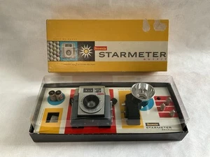 Conjunto de cámara Kodak Brownie Starmeter años 60 en caja original con bombillas - sin probar - Imagen 1 de 23