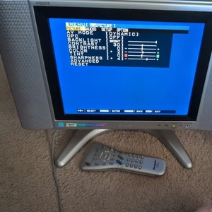 Vintage Sharp Aquos 13" LC-13B2UA LCD Color TV Retro Gaming TV - Picture 1 of 6