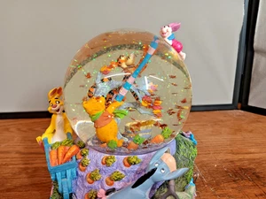 Vintage Disneys Winnie The Pooh Blustery Day Snow Globe Music Box Working - Picture 1 of 9