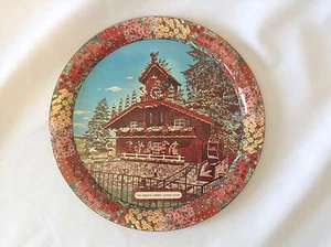 Vintage Souvenir Tablett WIlmont Ohio Alpine Alpa World's Largest Cuckucks Clock Tin - Bild 1 von 1