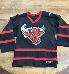 Vintage UNO Nebraska Omaha Mavericks Hockey Jersey Medium Youth Black Red - Picture 1 of 6