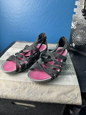 Bare Traps 9.5 black Grey Sunya Laser Cut Zip Back Gladiator Comfort Sandals - Image 1 of 4