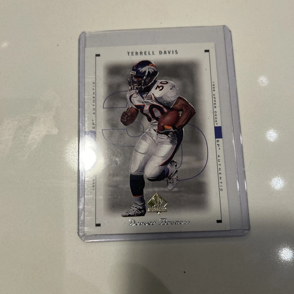 Terrell Davis Upper Deck SP Authentic Football Card #24 (NM) - Image 1 of 1