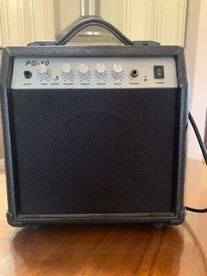 PG-10 Portable Guitar Amplifier 10 WATTS-8 OHMS-100=120-220-240V - Image 1 of 4