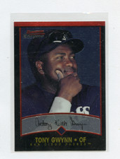 2001 BOWMAN CHROME # 21 TONY GWYNN , PADRES  