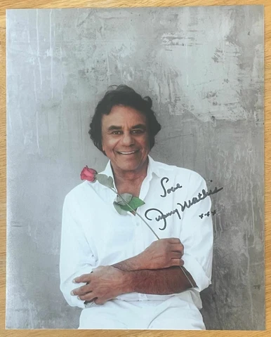 JOHNNY MATHIS, 100% AAUTHENTIC AUTOGRAPHED PHOTO, LEGENDARY PERFORMER ! Cover