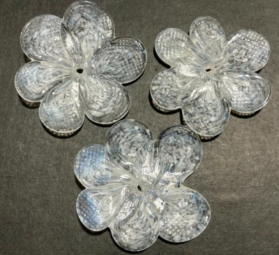 HANDMADE MURANO GLASS ROSELLA / FLOWER Ø50-55mm WITH CENTRAL HOLE - Image 1 of 4