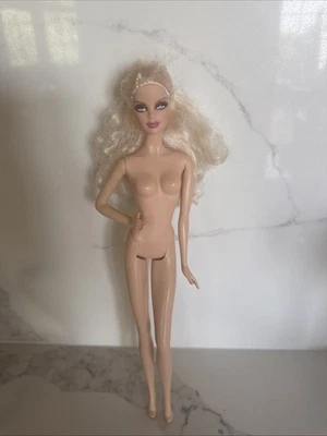 Muñeca Barbie Happy Holiday Model Muse 2009 desnuda #850 Foto 1 de 4