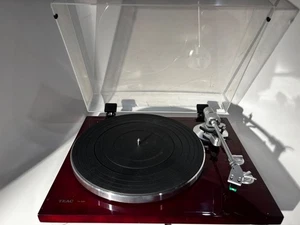 Teac TN-300 Cherry Turntable Audio Technica Cartridge Working - Imagen 1 de 9