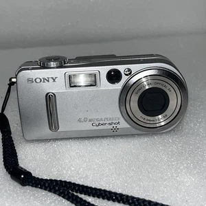 Sony Cyber-Shot DSC-P9 4.0MP Digitalkamera Y2K Digicam mit Akku UNGETESTET - Bild 1 von 7