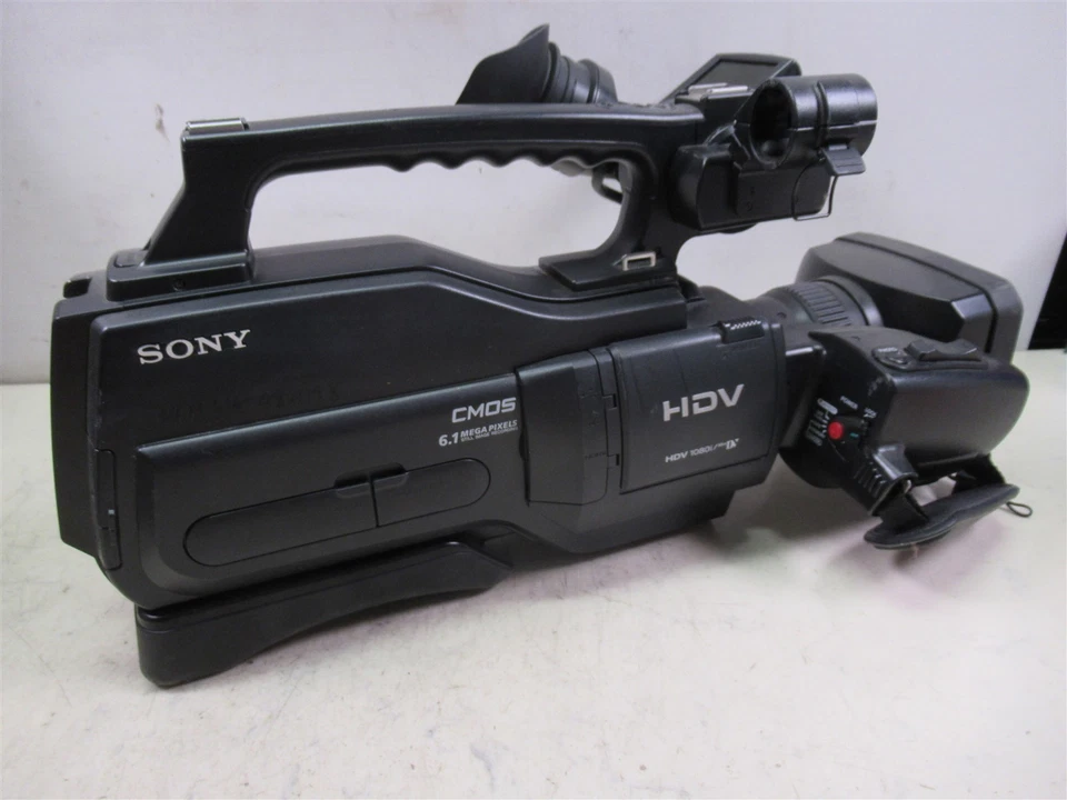 Sony HVR-HD1000U HDV 1080i MiniDV Camera with Carl Zeiss Lens Vario SonnarT - Image 1 of 4