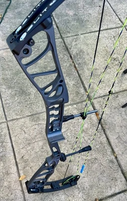 Elite Echelon 37 55-65# 29.5 & 30” Mods Dark Gray 75-90% Let Off RH FAST!! - Image 1 of 4