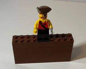 VTG Lego Pirates Minifigure Red Shirt With Knife pi024 Set #6289 & #6290 Hook - Picture 1 of 5