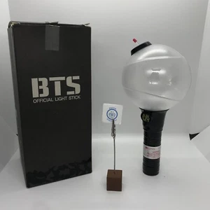 BTS Official Light Stick Ver. 1 Army Bomb Concert Goods Bangtan Boys 2015 usado - Imagen 1 de 9