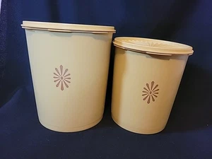 Juego de 2 botes servalier vintage Tupperware dorado amarillo con tapas 807-8 y 805-5 - Imagen 1 de 8